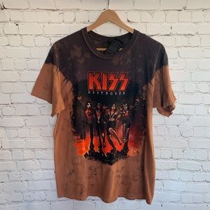 NWT Vintage Wash Kiss Oversized Band Tee Shirt